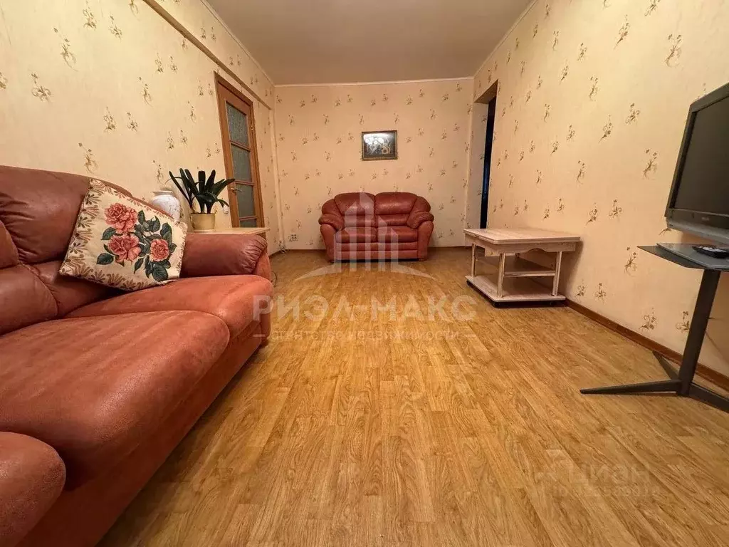 3-к кв. Брянская область, Брянск ул. Бурова, 2А (58.8 м) - Фото 1