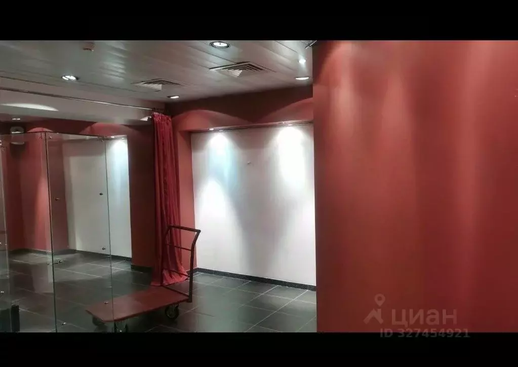 Помещение свободного назначения в Саха (Якутия), Мирный пл. 30-летия ... - Фото 1