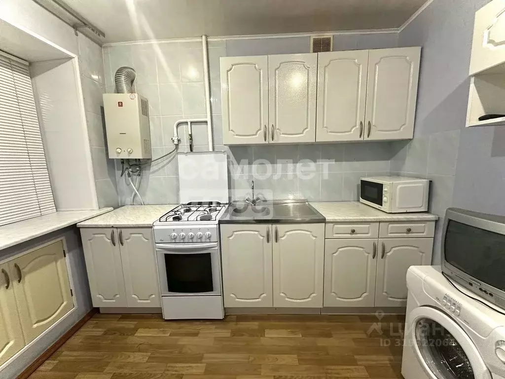 2-к кв. Брянская область, Брянск пер. Горького, 5 (45.0 м) - Фото 0