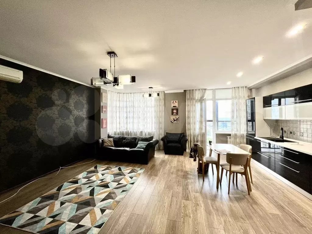 2-к. квартира, 70 м, 14/17 эт. - Фото 1