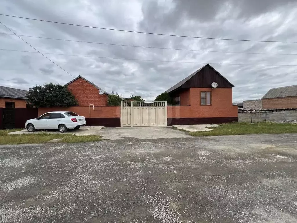 Дом в Ингушетия, Сунженский район, Нестеровская ст-ца ул. Зязикова ... - Фото 2