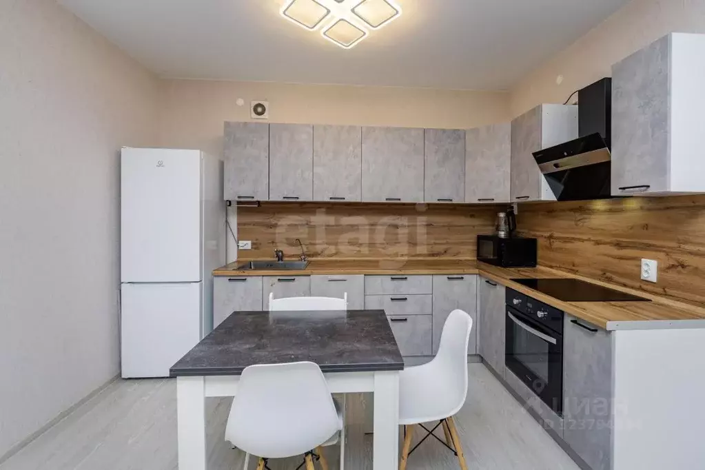 2-к кв. Пермский край, Пермь Лобвинская ул., 33 (55.5 м) - Фото 2