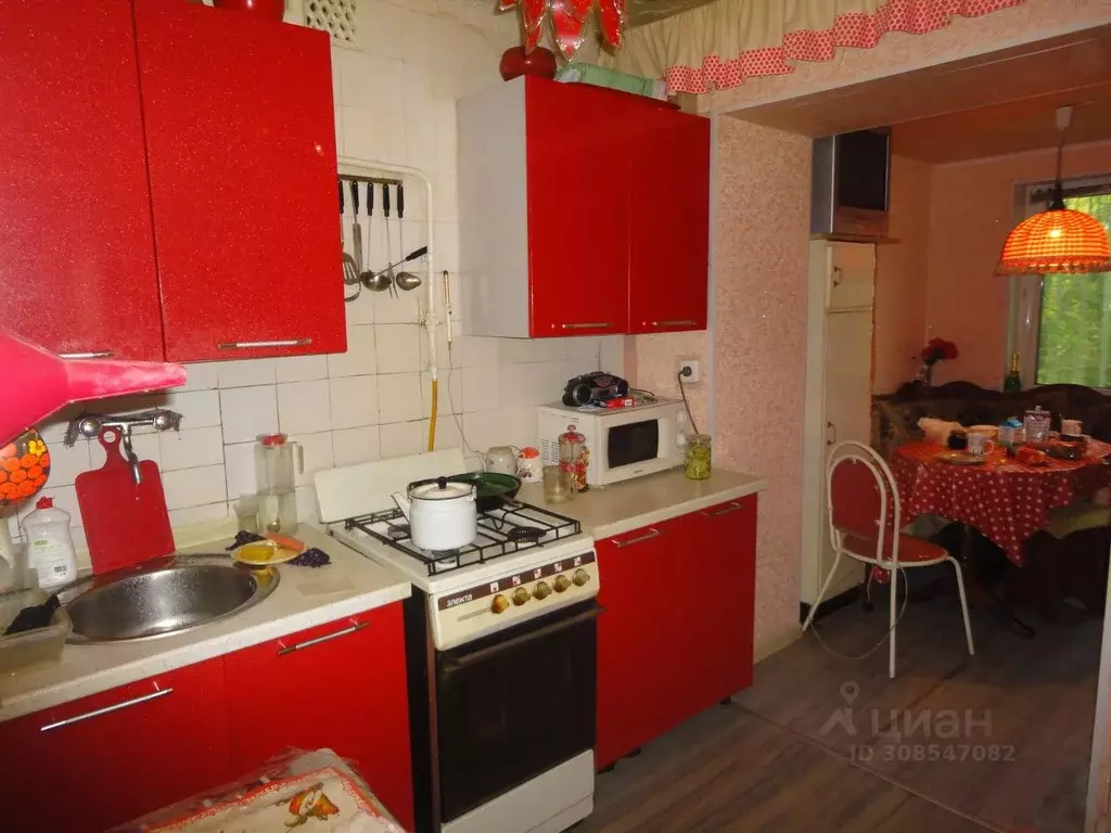 3-к кв. Волгоградская область, Волгоград ул. Землянского, 1 (54.0 м) - Фото 1