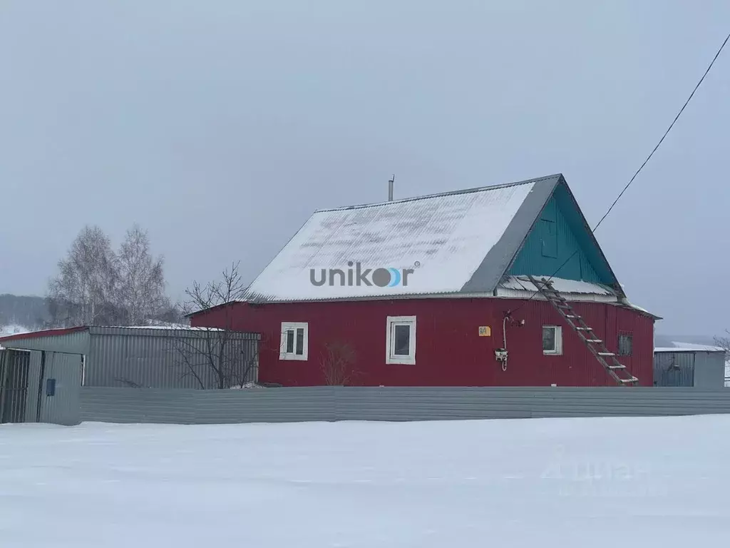 Дом в Башкортостан, Нуримановский район, Красногорский сельсовет, с. ... - Фото 0