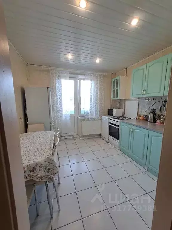 2-к кв. Псковская область, Пушкинские Горы рп ул. Ленина, 20 (53.0 м) - Фото 1
