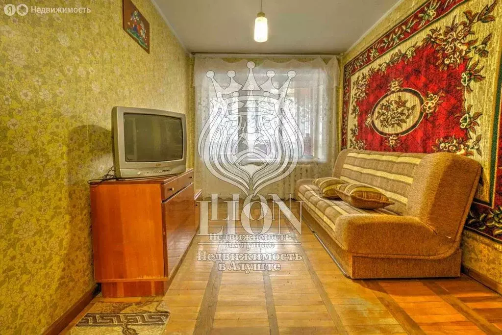 3-комнатная квартира: Алушта, Платановая улица, 2 (73 м) - Фото 1