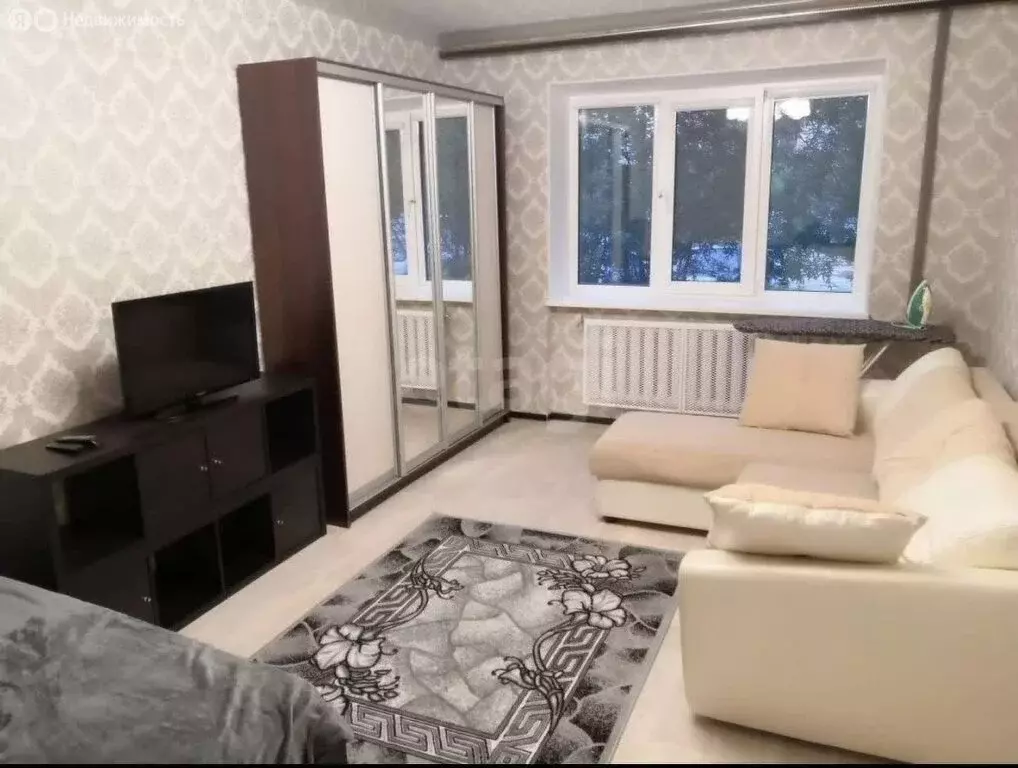 1-комнатная квартира: Новый Уренгой, Надымская улица, 5А (38.6 м) - Фото 1