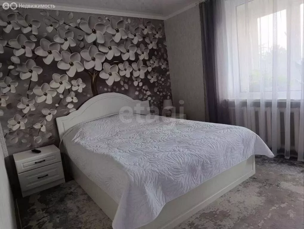 2-комнатная квартира: Алушта, Октябрьская улица, 34 (68 м) - Фото 1