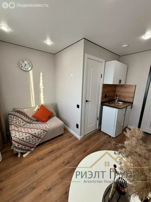 Квартира-студия: Казань, улица Короленко, 52А (12 м) - Фото 0