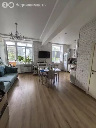 2-комнатная квартира: Каменск-Уральский, Сибирская улица, 14 (57.5 м) - Фото 1