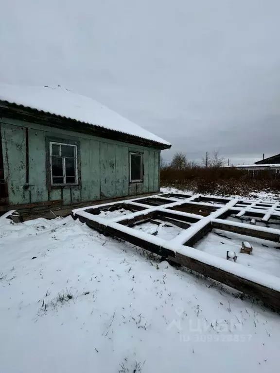 Дом в Хакасия, Усть-Абаканский район, пос. Тепличный ул. Ленина (66 м) - Фото 0