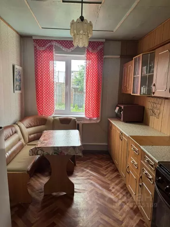 Дом в Омская область, Марьяновский район, с. Боголюбовка Центральная ... - Фото 0