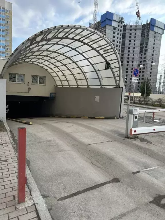 Гараж в Свердловская область, Екатеринбург Втузгородок жилрайон, ... - Фото 1