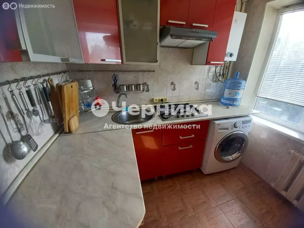 3-комнатная квартира: Шахты, улица Образцова, 1Б (56 м) - Фото 0