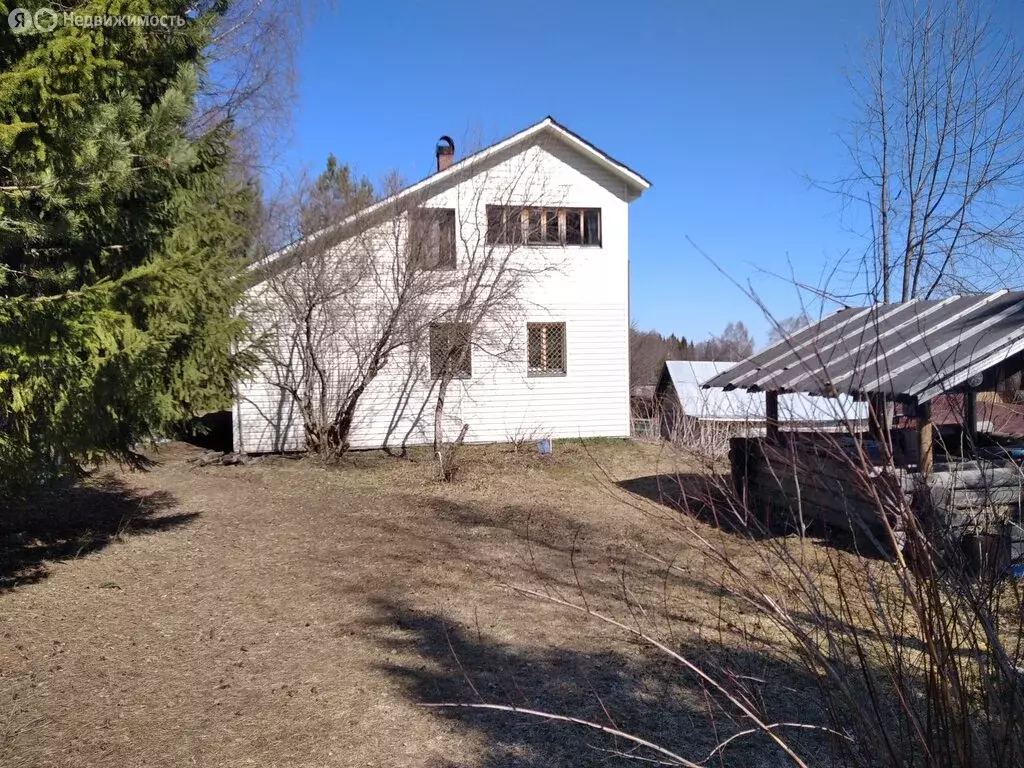 Участок в Лэзым, село Лэзым, Центральная улица (21 м) - Фото 0
