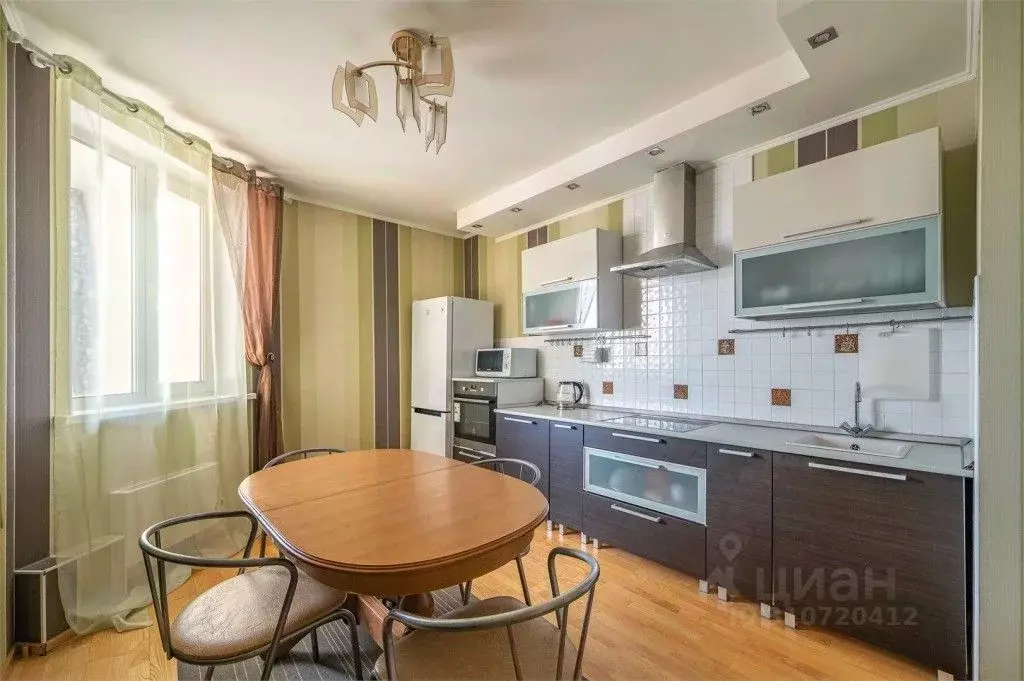 Комната Свердловская область, Екатеринбург ул. Чапаева, 23 (10.0 м) - Фото 2
