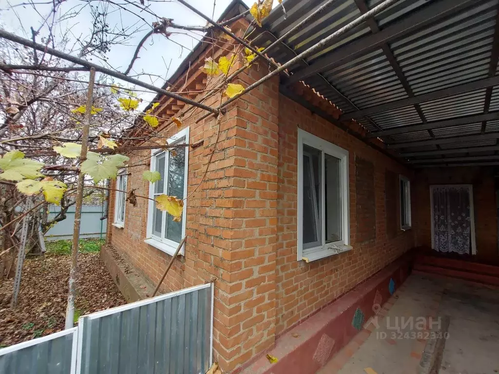 Дом в Ставропольский край, Новоалександровск Советская ул., 150А (47 ... - Фото 1