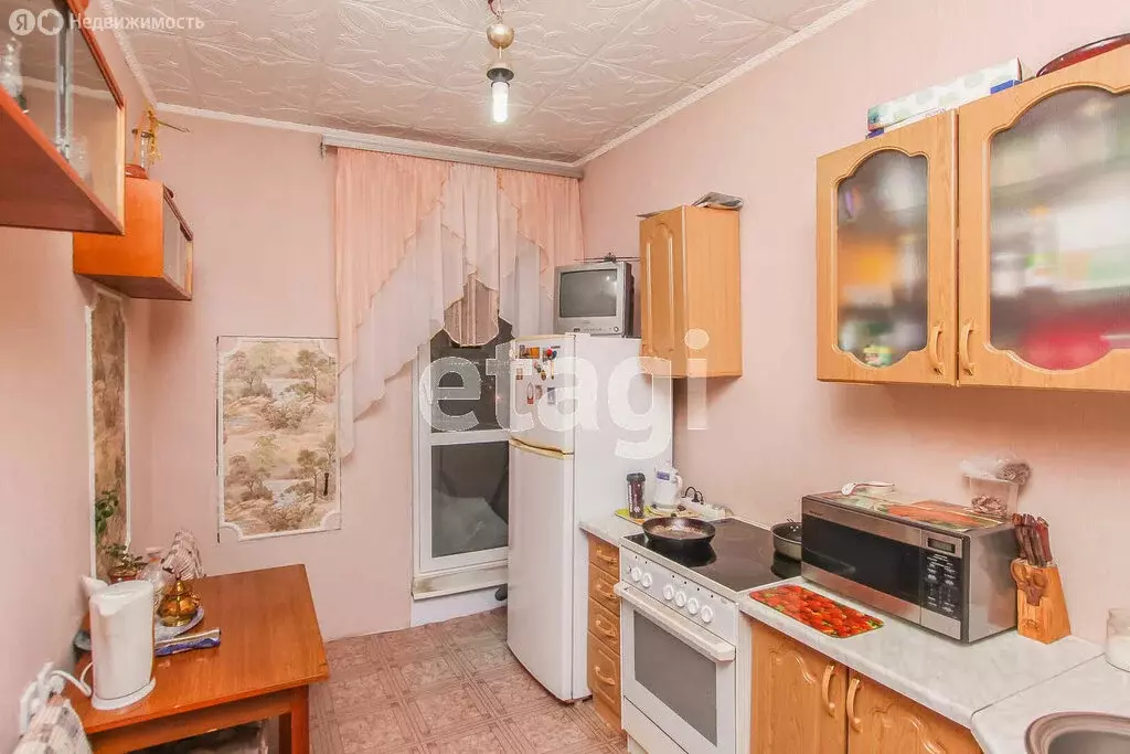 2-комнатная квартира: Тюмень, улица Муравленко, 9 (60 м) - Фото 1