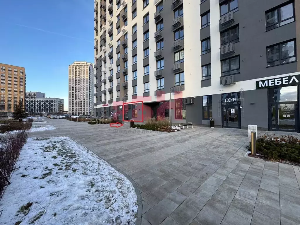 Торговая площадь в Тюменская область, Тюмень ул. Фармана Салманова, 17 ... - Фото 1