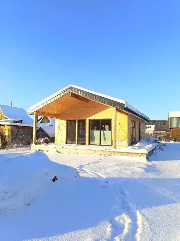 Дом в Свердловская область, Первоуральск муниципальный округ, пос. ... - Фото 1