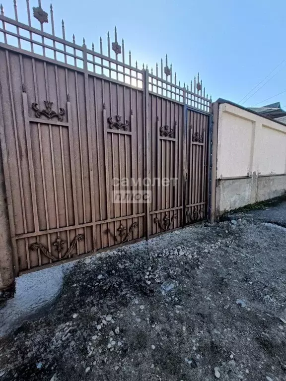 Дом в Кабардино-Балкария, Нальчик Вольный Аул кп, Адыгейская ул., 4 ... - Фото 1