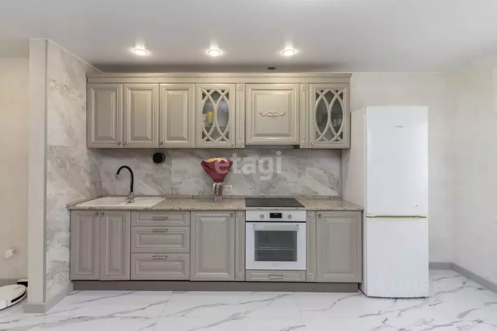 2-к кв. Тюменская область, Тюмень ул. Монтажников, 61 (56.9 м) - Фото 1