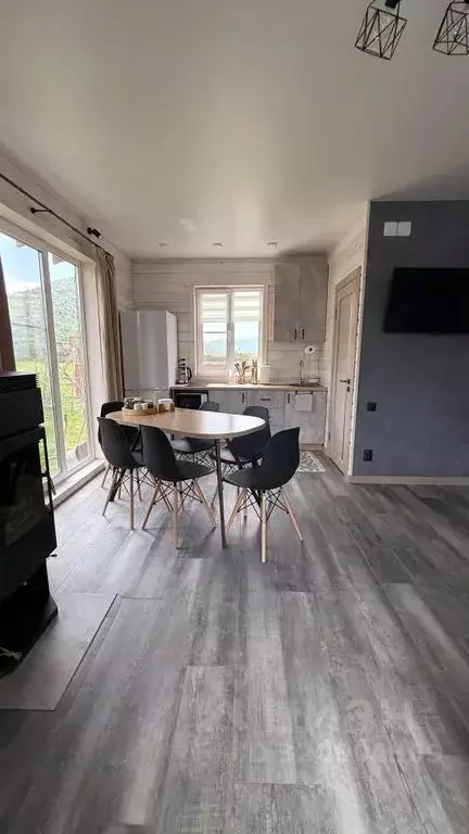 Дом в Алтай, Чемальский район, Элекмонарское с/пос, с. Элекмонар ул. ... - Фото 1