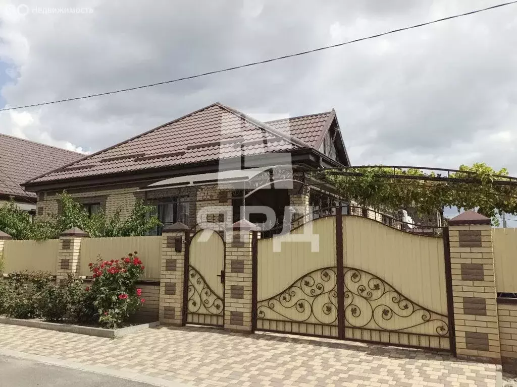 Дом в село Новобессергеневка, Транспортная улица (140 м) - Фото 1