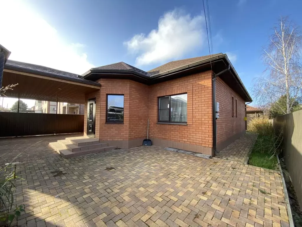 Дом в Краснодарский край, Динской район, Южно-Кубанское с/пос, пос. ... - Фото 1