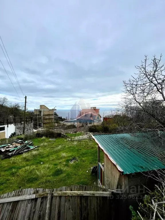 Участок в Крым, Ялта муниципальный округ, Кореиз пгт ул. ... - Фото 1
