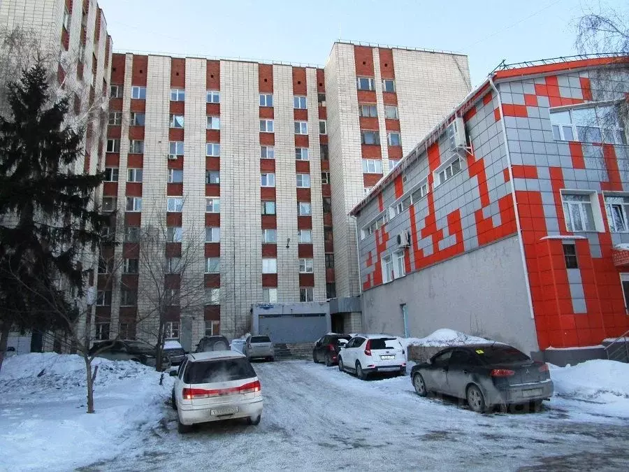 Комната Омская область, Омск просп. Космический, 97Ак3 (37.1 м) - Фото 1