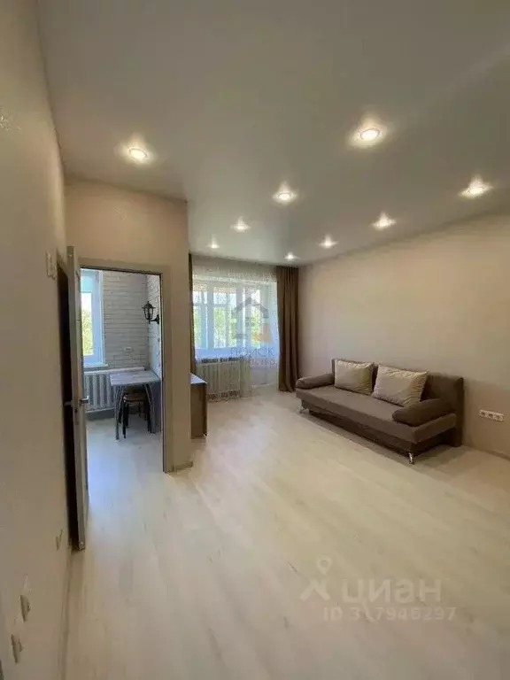 1-к кв. Татарстан, Казань ул. Шамиля Усманова, 5 (40.0 м) - Фото 0