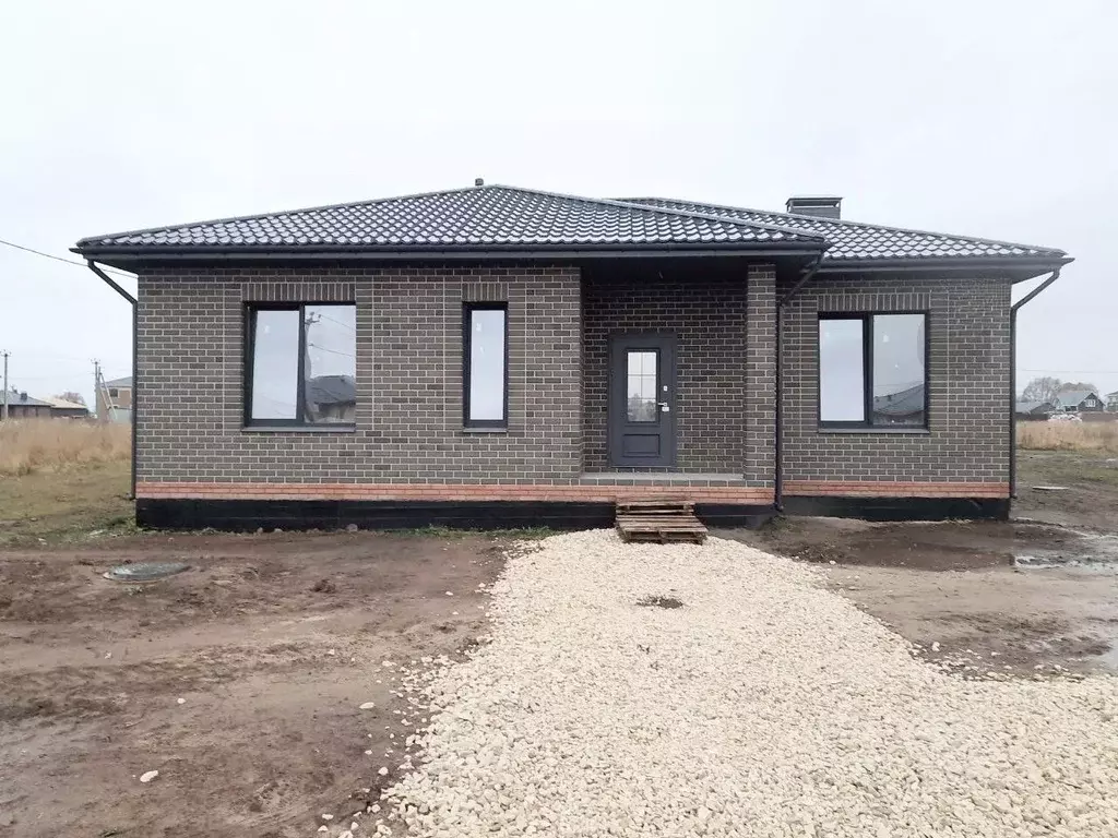 Дом в Татарстан, Лаишевский район, Егорьевское с/пос, д. Кзыл-Иль ул. ... - Фото 1