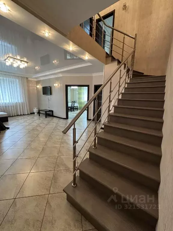 Коттедж в Омская область, Омск ул. 10-я Солнечная, 33 (220 м) - Фото 1