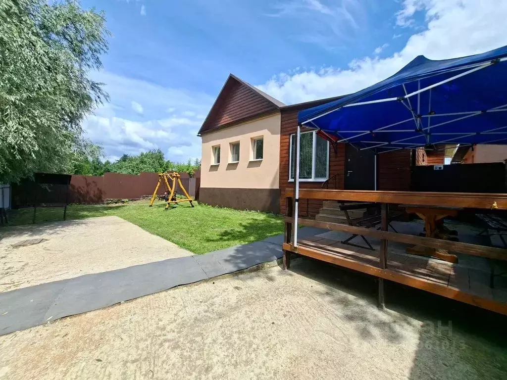 Дом в Саратовская область, Энгельс Лесная ул., 50А (100 м) - Фото 2