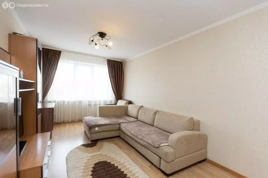 3-комнатная квартира: Оренбург, улица Чкалова, 18/1 (64.8 м) - Фото 1