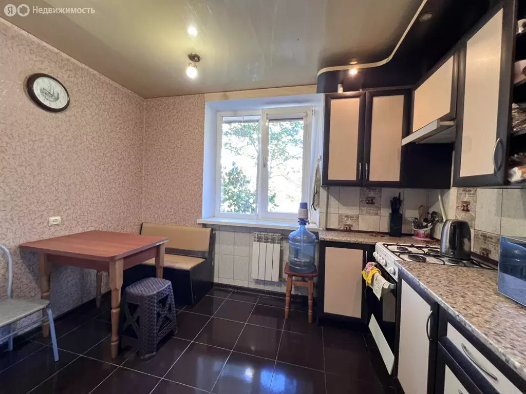 3-комнатная квартира: Евпатория, улица Чапаева, 67 (70 м) - Фото 2