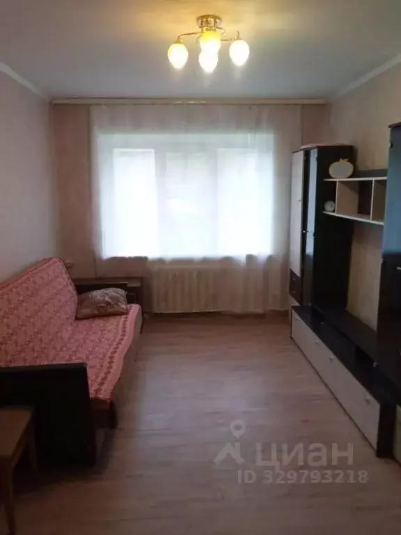 2-к кв. Псковская область, Пушкинские Горы рп ул. Ленина, 35 (48.0 м) - Фото 1