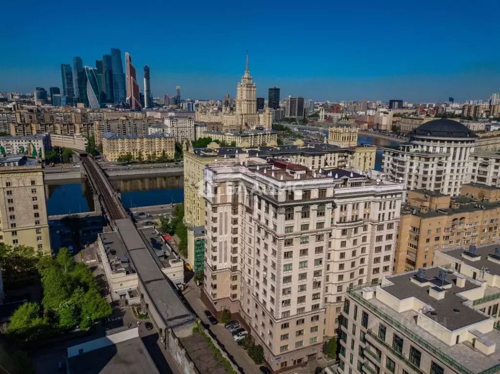 3-к кв. Москва 1-й Смоленский пер., 17 (130.0 м) - Фото 0