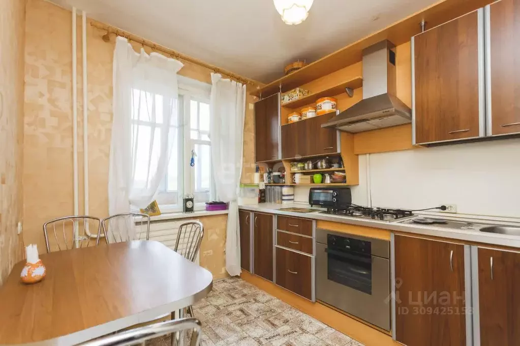 3-к кв. Башкортостан, Уфа ул. Генерала Горбатова, 7/4 (80.1 м) - Фото 0