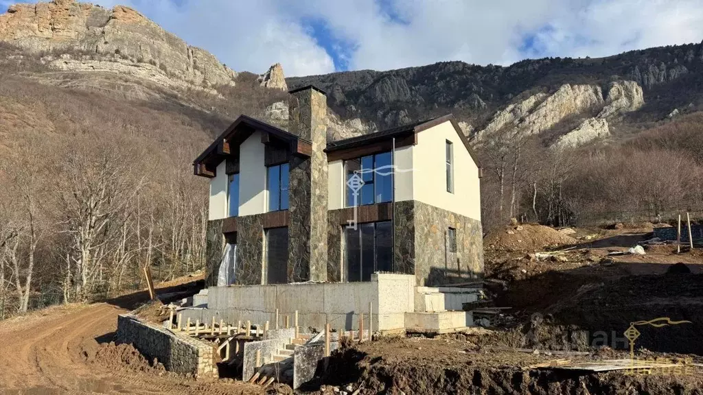 Коттедж в Крым, Алушта муниципальный округ, с. Лучистое  (170 м) - Фото 1