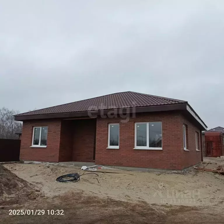 Дом в Брянская область, Брянский район, Новодарковичское с/пос, д. ... - Фото 1