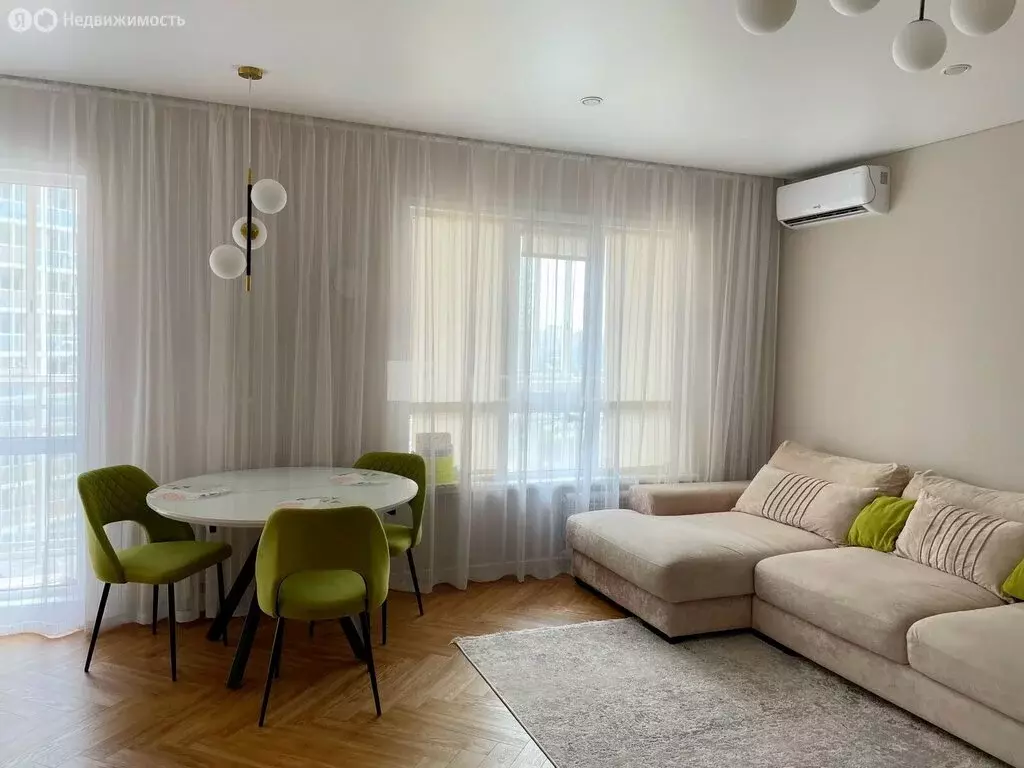 3-комнатная квартира: Новосибирск, улица Ясный Берег, 7 (84 м) - Фото 1