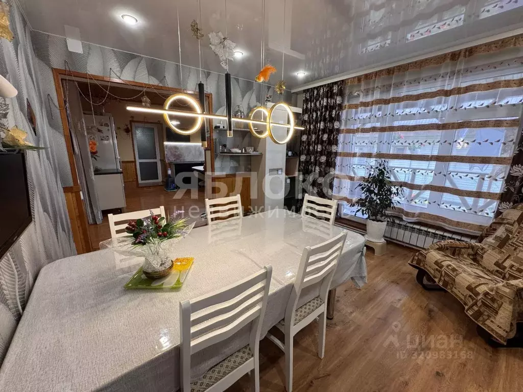 Дом в Пермский край, Усолье Усольский район, ул. Гоголя, 40 (241 м) - Фото 1