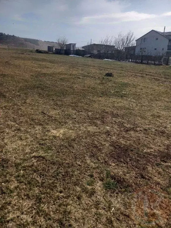 Участок в Крым, Симферопольский район, Трудовское с/пос, с. ... - Фото 1