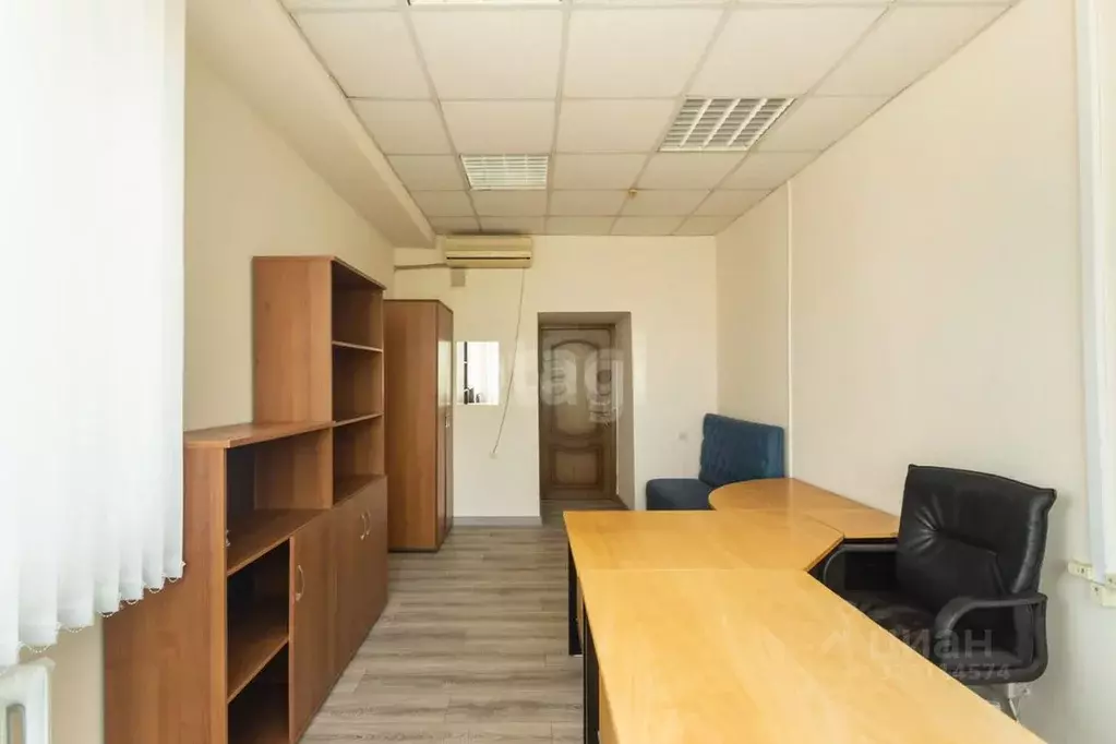 Офис в Ростовская область, Ростов-на-Дону Привокзальная пл., 1/2 (33 ... - Фото 1