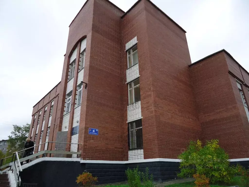 Помещение свободного назначения в Мурманская область, Кандалакша ул. ... - Фото 1