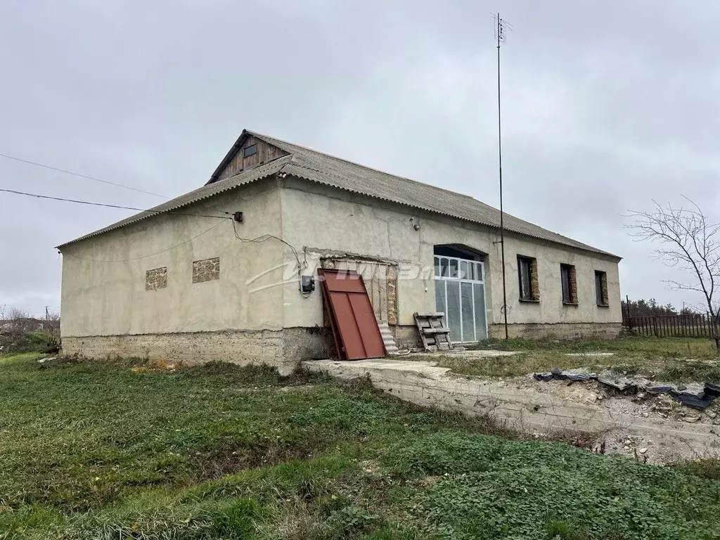 Дом в Крым, Белогорский район, Цветочненское с/пос, с. Долиновка ул. ... - Фото 2