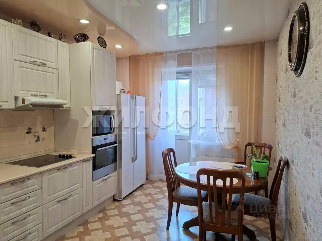 2-к кв. Хакасия, Абакан ул. Торосова, 7к1 (64.8 м) - Фото 1