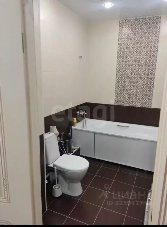 2-к кв. Тюменская область, Тюмень ул. Парада Победы, 17 (51.0 м) - Фото 1